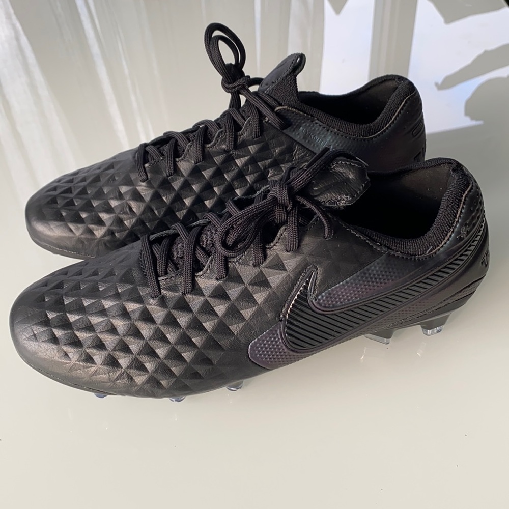 Nike Men’s Tiempo Legend 8 Elite size 8 AT5293-010 New